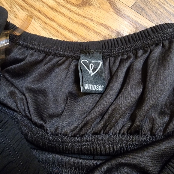 Windsor Black Flowy Bogo Crop Top Size Small - Picture 4 of 11